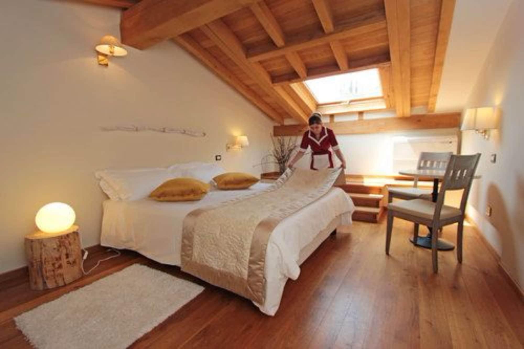 Hotel Villa Maria Au Lac - Estella Hotels Italia トスコラーノ・マデルノ エクステリア 写真