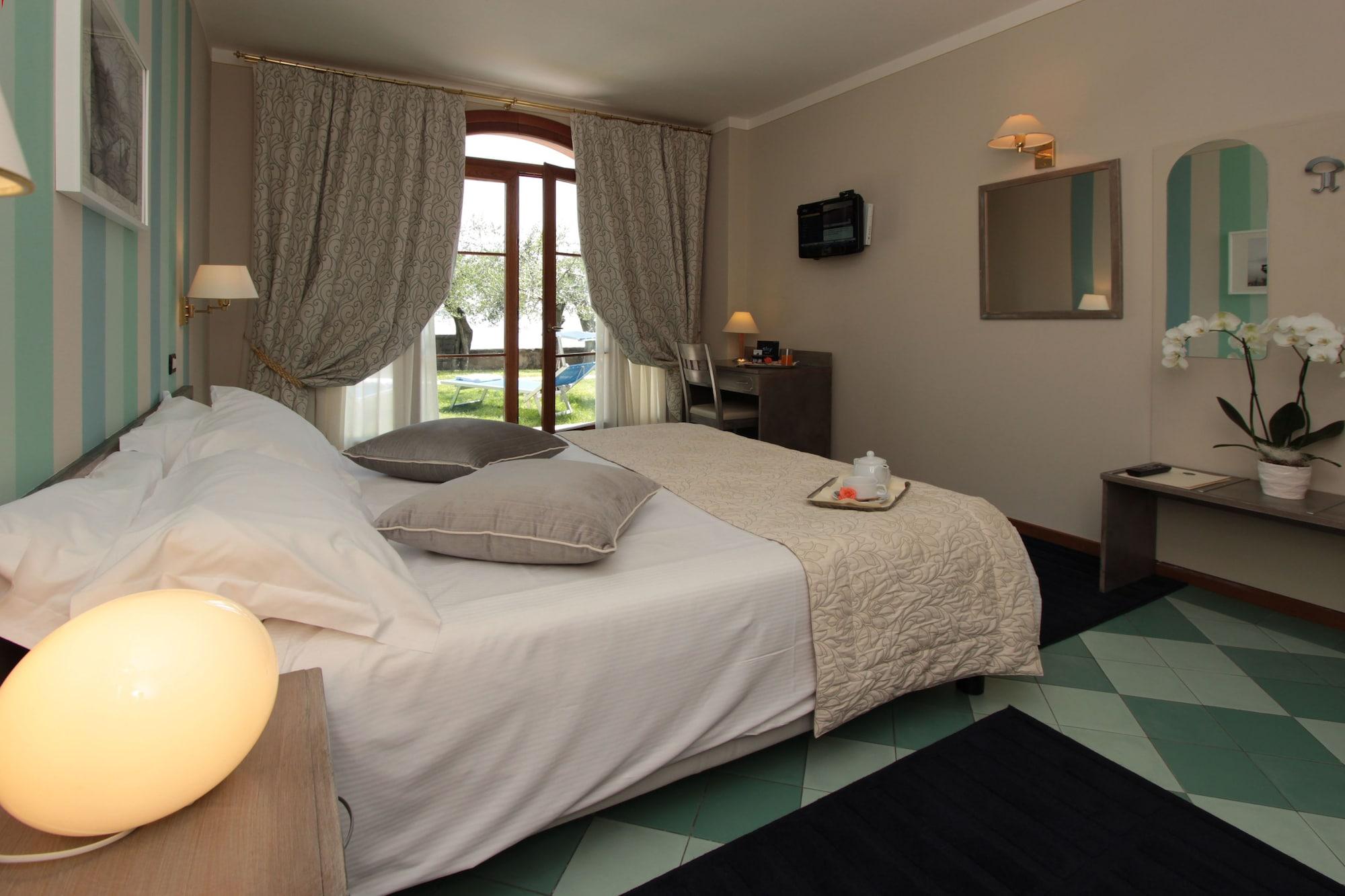 Hotel Villa Maria Au Lac - Estella Hotels Italia トスコラーノ・マデルノ エクステリア 写真