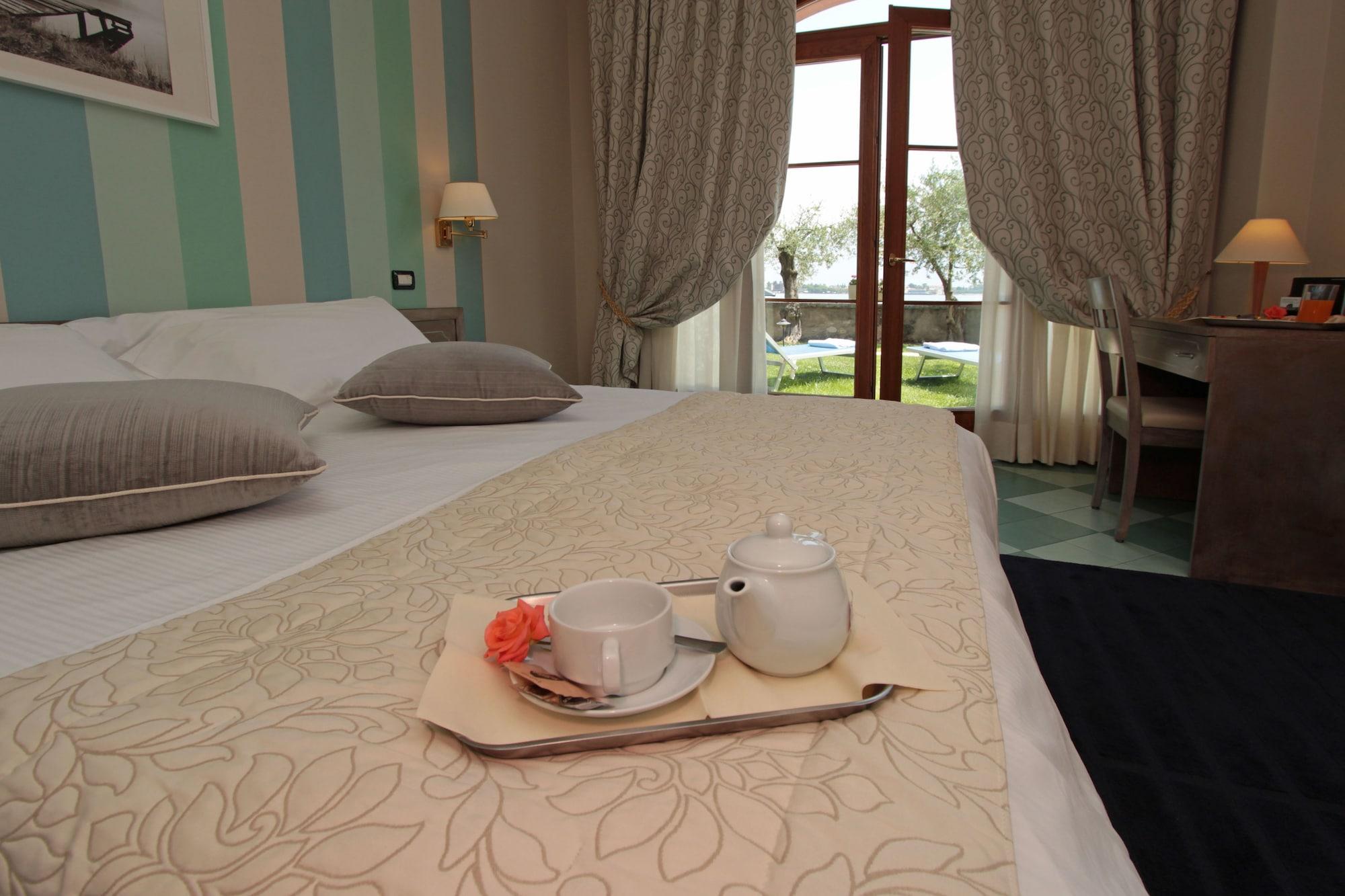 Hotel Villa Maria Au Lac - Estella Hotels Italia トスコラーノ・マデルノ エクステリア 写真