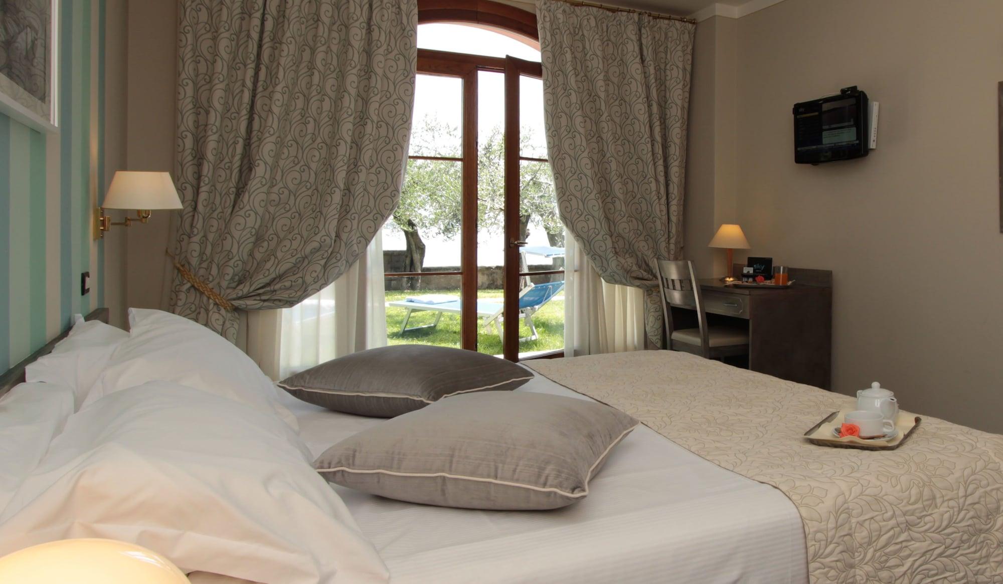 Hotel Villa Maria Au Lac - Estella Hotels Italia トスコラーノ・マデルノ エクステリア 写真