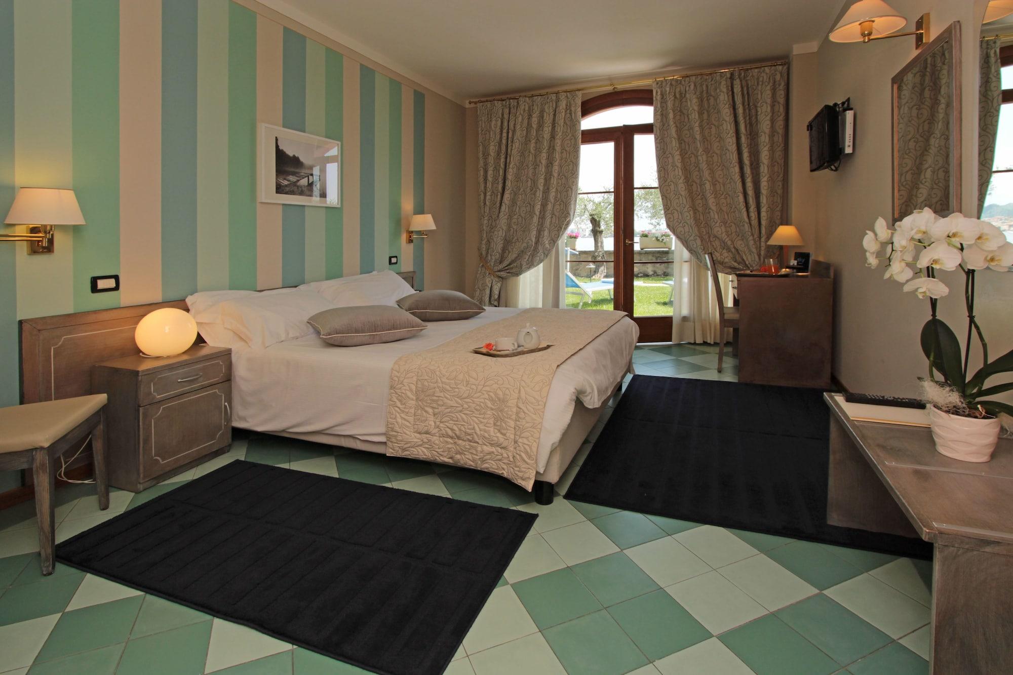 Hotel Villa Maria Au Lac - Estella Hotels Italia トスコラーノ・マデルノ エクステリア 写真