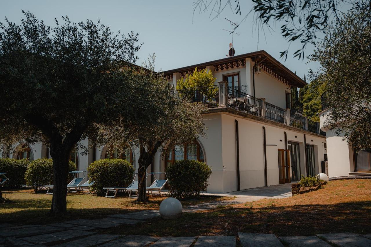 Hotel Villa Maria Au Lac - Estella Hotels Italia トスコラーノ・マデルノ エクステリア 写真