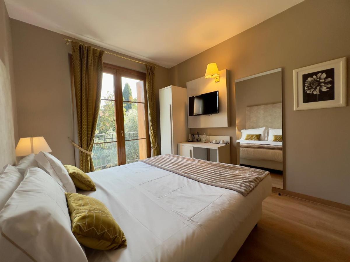 Hotel Villa Maria Au Lac - Estella Hotels Italia トスコラーノ・マデルノ エクステリア 写真