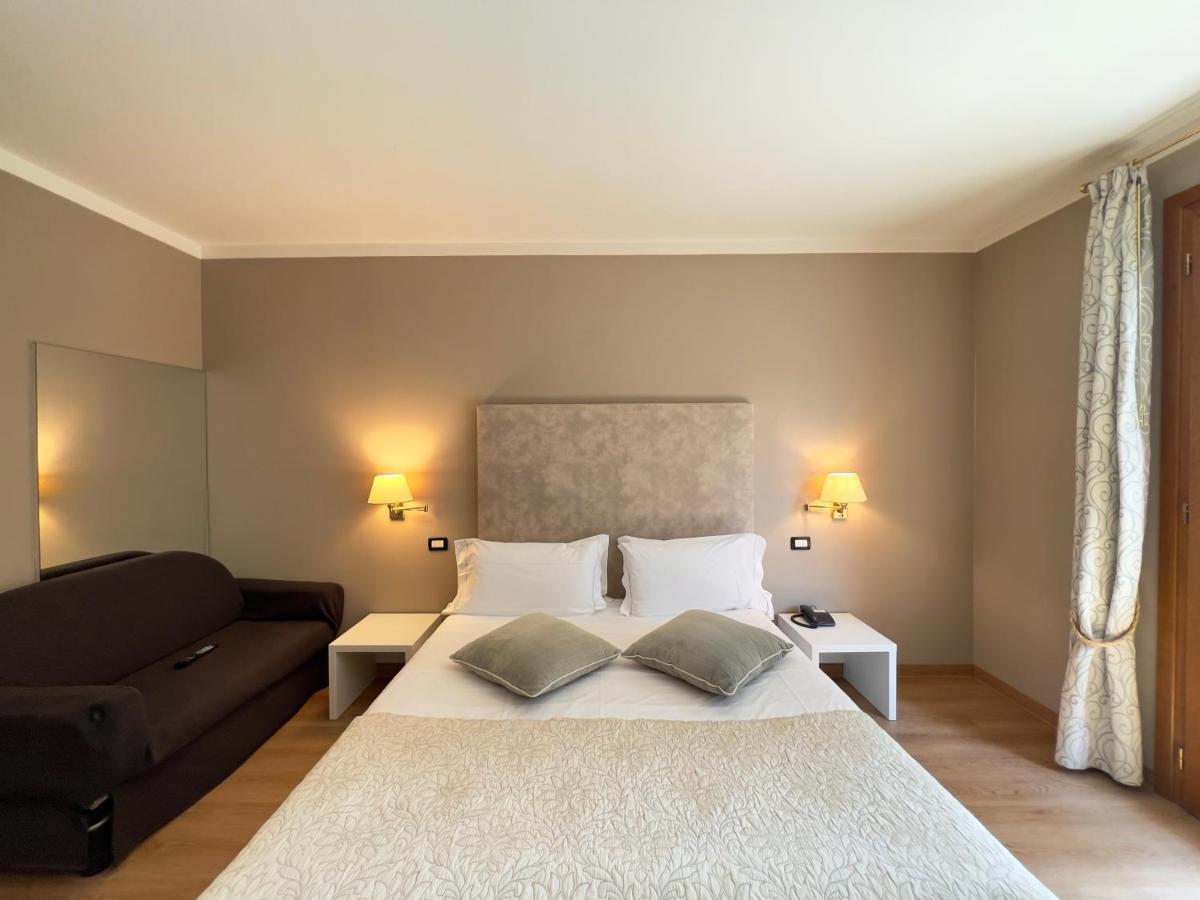 Hotel Villa Maria Au Lac - Estella Hotels Italia トスコラーノ・マデルノ エクステリア 写真