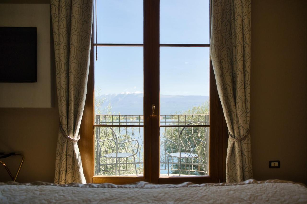Hotel Villa Maria Au Lac - Estella Hotels Italia トスコラーノ・マデルノ エクステリア 写真