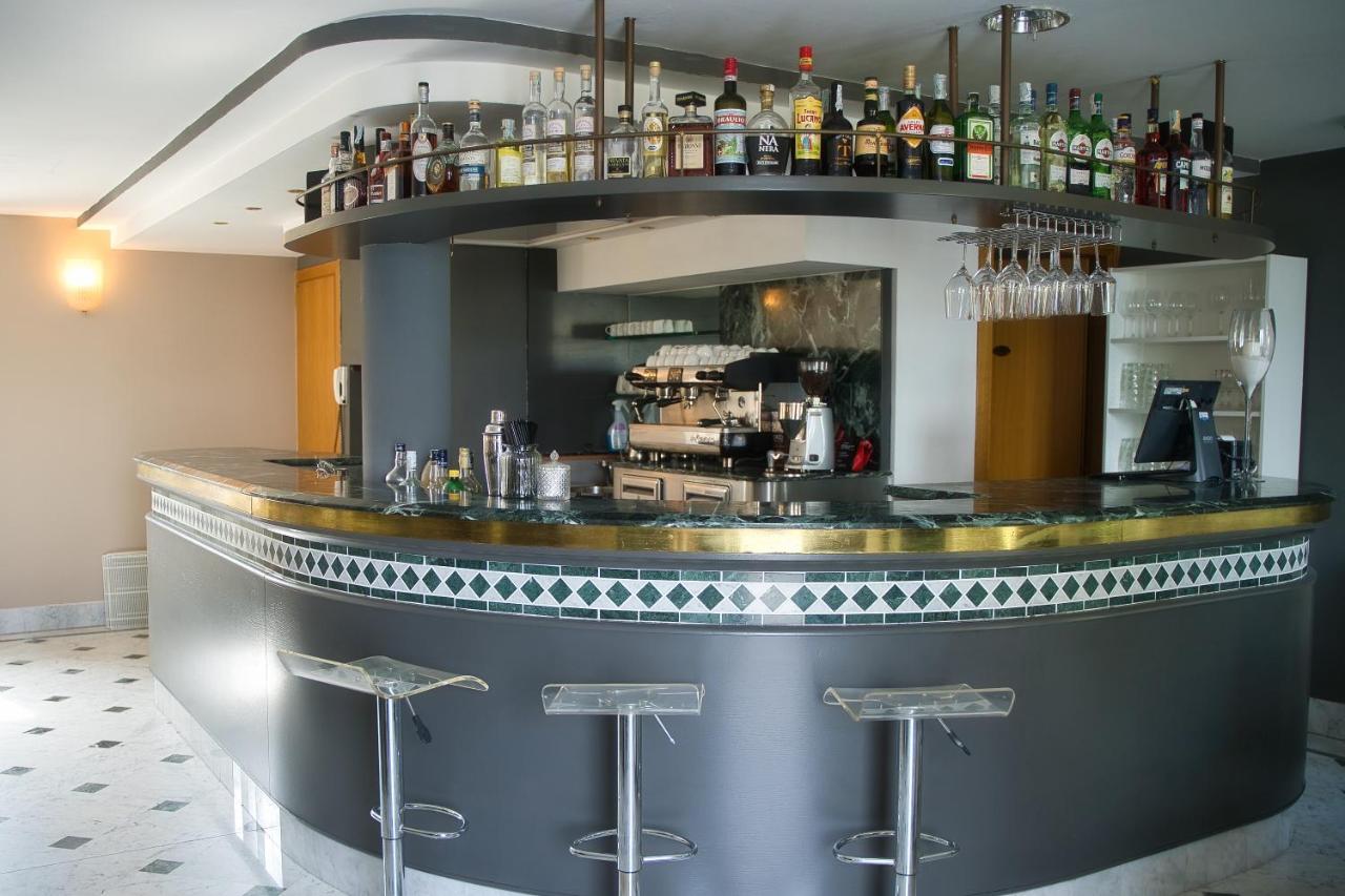 Hotel Villa Maria Au Lac - Estella Hotels Italia トスコラーノ・マデルノ エクステリア 写真